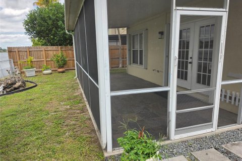 House in Margate, Florida 3 bedrooms, 115.94 sq.m. № 2075350 - photo 4