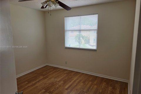 House in Margate, Florida 3 bedrooms, 115.94 sq.m. № 2075350 - photo 19
