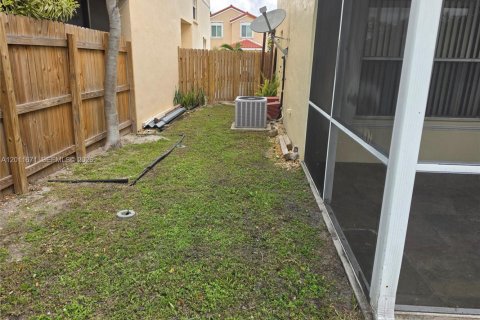 House in Margate, Florida 3 bedrooms, 115.94 sq.m. № 2075350 - photo 5