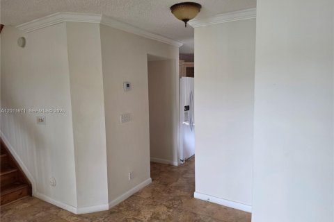 House in Margate, Florida 3 bedrooms, 115.94 sq.m. № 2075350 - photo 9