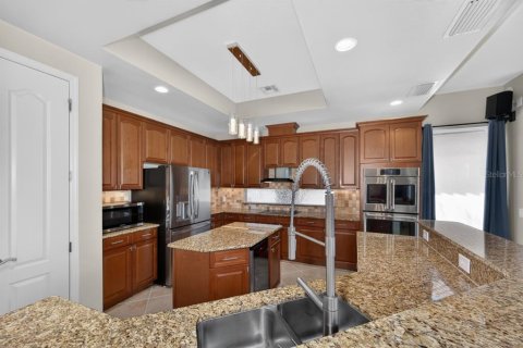Casa en venta en Davenport, Florida, 5 dormitorios, 376.16 m2 № 2111661 - foto 16