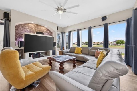 Casa en venta en Davenport, Florida, 5 dormitorios, 376.16 m2 № 2111661 - foto 23