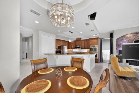 Casa en venta en Davenport, Florida, 5 dormitorios, 376.16 m2 № 2111661 - foto 19