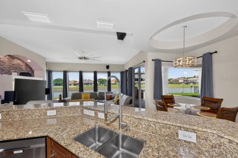 Casa en venta en Davenport, Florida, 5 dormitorios, 376.16 m2 № 2111661 - foto 18