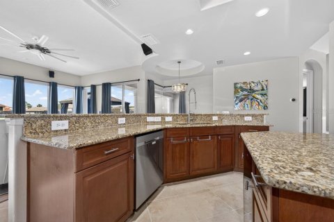 Casa en venta en Davenport, Florida, 5 dormitorios, 376.16 m2 № 2111661 - foto 13