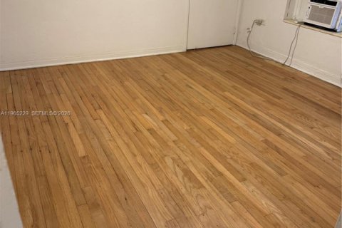 Apartamento en alquiler en Coral Gables, Florida, 2 dormitorios, 83.61 m2 № 2027151 - foto 8