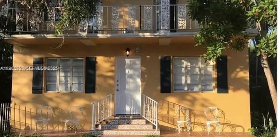 Apartamento en Coral Gables, Florida 2 dormitorios, 83.61 m2 № 2027151