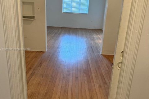 Apartamento en alquiler en Coral Gables, Florida, 2 dormitorios, 83.61 m2 № 2027151 - foto 4