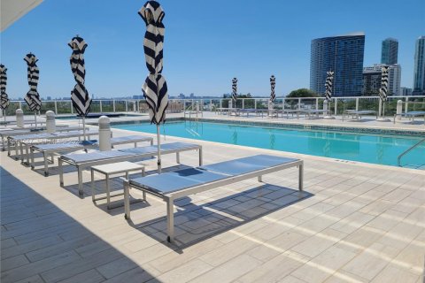 Condominio en alquiler en Miami, Florida, 1 dormitorio, 60.2 m2 № 2025315 - foto 5