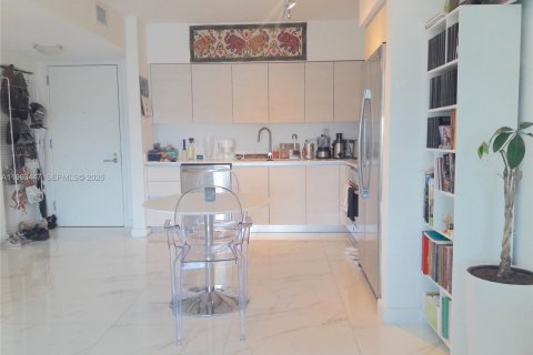 Condominio en alquiler en Miami, Florida, 1 dormitorio, 60.2 m2 № 2025315 - foto 17