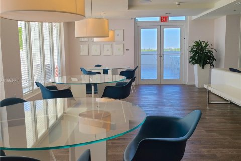 Condominio en alquiler en Miami, Florida, 1 dormitorio, 60.2 m2 № 2025315 - foto 26