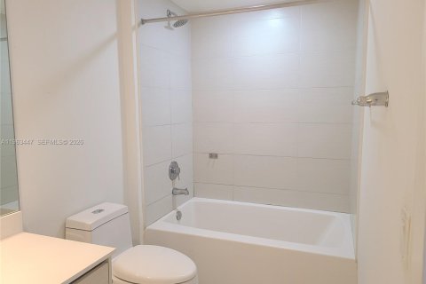 Condominio en alquiler en Miami, Florida, 1 dormitorio, 60.2 m2 № 2025315 - foto 25
