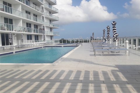 Condominio en alquiler en Miami, Florida, 1 dormitorio, 60.2 m2 № 2025315 - foto 9