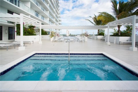 Condominio en alquiler en Miami, Florida, 1 dormitorio, 60.2 m2 № 2025315 - foto 3