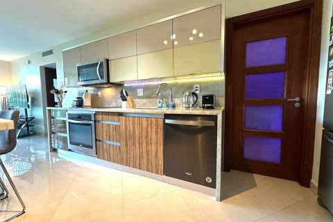 Condominio en venta en Hollywood, Florida, 2 dormitorios, 90.12 m2 № 2172020 - foto 11