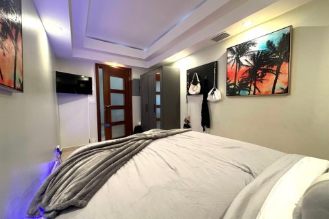 Condominio en venta en Hollywood, Florida, 2 dormitorios, 90.12 m2 № 2172020 - foto 14