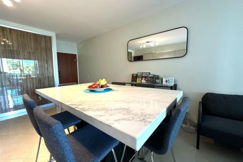 Condominio en venta en Hollywood, Florida, 2 dormitorios, 90.12 m2 № 2172020 - foto 9