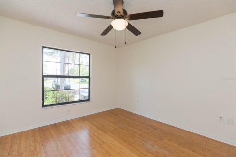 Villa ou maison à louer à New Port Richey, Floride: 2 chambres, 108.42 m2 № 2390846 - photo 17