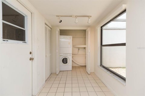 Villa ou maison à louer à New Port Richey, Floride: 2 chambres, 108.42 m2 № 2390846 - photo 25