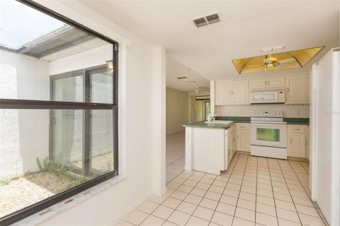 Villa ou maison à louer à New Port Richey, Floride: 2 chambres, 108.42 m2 № 2390846 - photo 13
