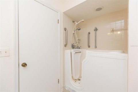 Villa ou maison à louer à New Port Richey, Floride: 2 chambres, 108.42 m2 № 2390846 - photo 20
