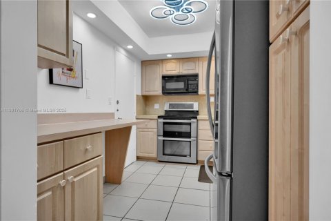 Купить кондоминиум в Майами-Бич, Флорида 3 спальни, 125.42м2, № 1953570 - фото 13