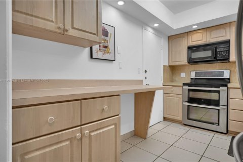 Купить кондоминиум в Майами-Бич, Флорида 3 спальни, 125.42м2, № 1953570 - фото 6