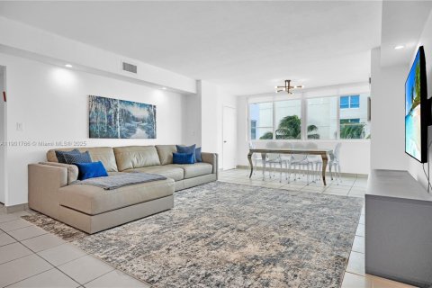 Купить кондоминиум в Майами-Бич, Флорида 3 спальни, 125.42м2, № 1953570 - фото 18