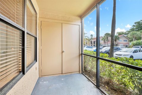 Condo in Miami, Florida, 2 bedrooms  № 1823841 - photo 29