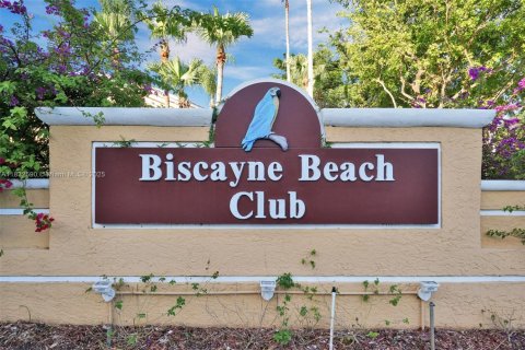 Condo in Miami, Florida, 2 bedrooms  № 1823841 - photo 4
