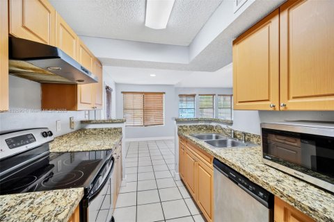 Condo in Miami, Florida, 2 bedrooms  № 1823841 - photo 18