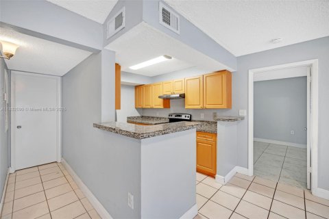 Condo in Miami, Florida, 2 bedrooms  № 1823841 - photo 19
