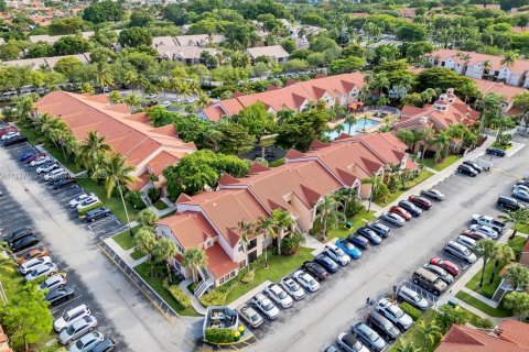 Condo in Miami, Florida, 2 bedrooms  № 1823841 - photo 9