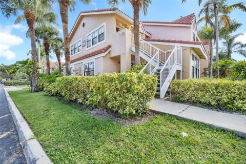 Condo in Miami, Florida, 2 bedrooms  № 1823841 - photo 10