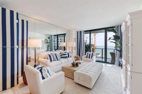 Condo in Miami, Florida, 2 bedrooms  № 1896120 - photo 2