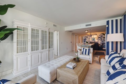 Condo in Miami, Florida, 2 bedrooms  № 1896120 - photo 9