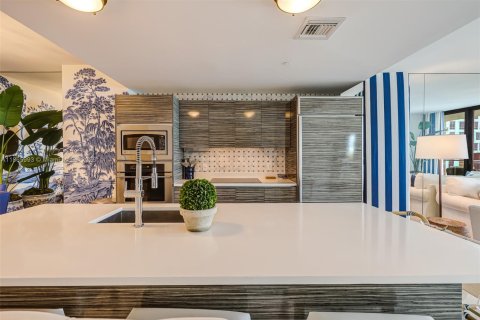 Condo in Miami, Florida, 2 bedrooms  № 1896120 - photo 15