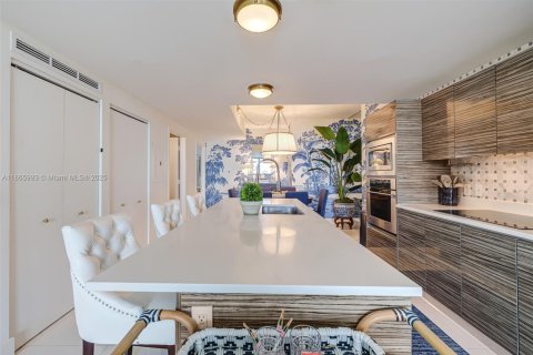 Condo in Miami, Florida, 2 bedrooms  № 1896120 - photo 14