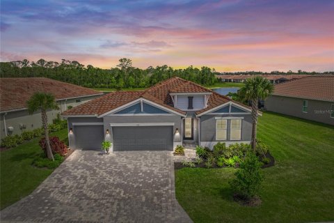 House in Nokomis, Florida 4 bedrooms, 216.74 sq.m. № 1774758 - photo 1