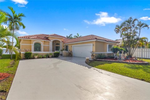 Villa ou maison à Pembroke Pines, Floride 3 chambres, 164.25 m2 № 2017156