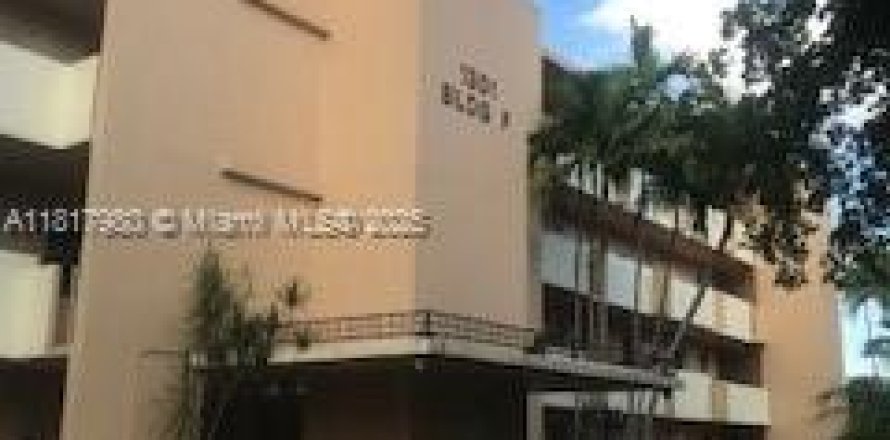 Condominio en Miami, Florida, 1 dormitorio № 1779357
