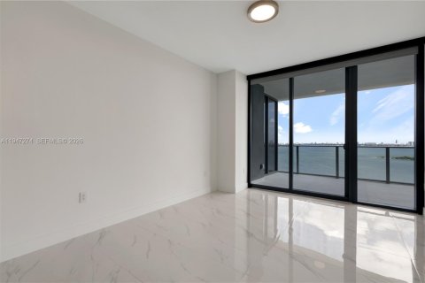 Condo in Miami, Florida, 2 bedrooms  № 2003503 - photo 27