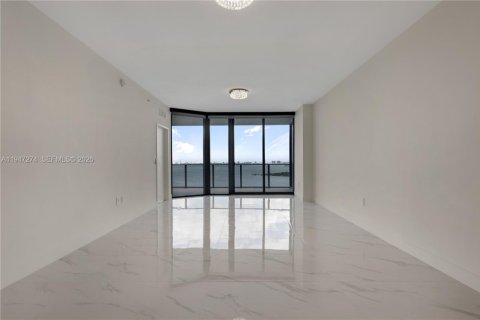 Condo in Miami, Florida, 2 bedrooms  № 2003503 - photo 23