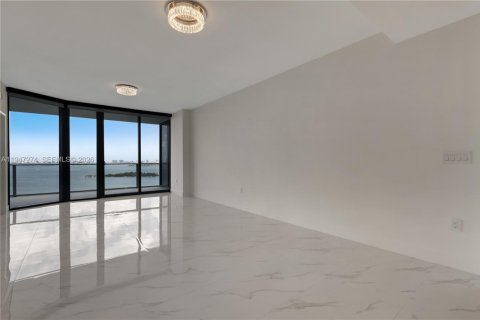 Condo in Miami, Florida, 2 bedrooms  № 2003503 - photo 26