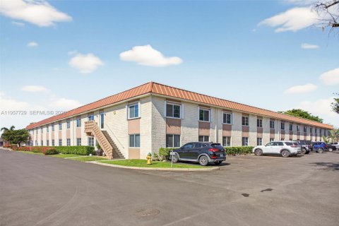 Condominio en venta en Wilton Manors, Florida, 1 dormitorio, 69.68 m2 № 2011366 - foto 2