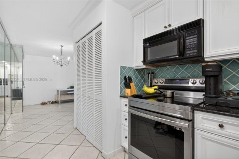 Condominio en venta en Wilton Manors, Florida, 1 dormitorio, 69.68 m2 № 2011366 - foto 12