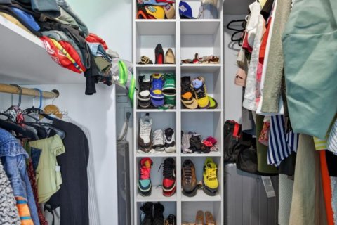 Condominio en venta en Wilton Manors, Florida, 1 dormitorio, 69.68 m2 № 2011366 - foto 17