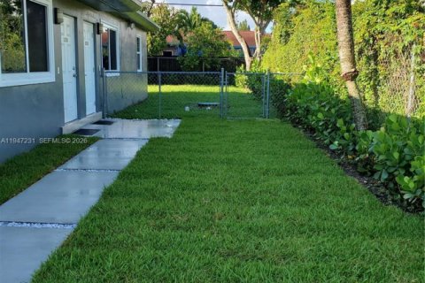 Снять в аренду квартиру в Майами, Флорида 2 спальни, 139.54м2, № 2003493 - фото 3