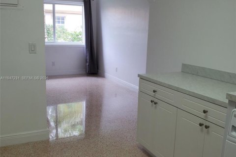 Снять в аренду квартиру в Майами, Флорида 2 спальни, 139.54м2, № 2003493 - фото 7