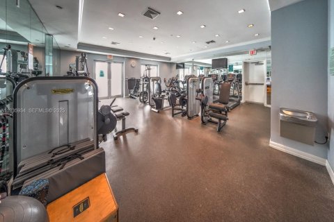 Condo in Sunny Isles Beach, Florida, 3 bedrooms № 1993979 - photo 30